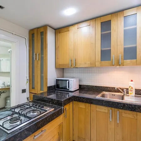 Lovely Studio W/small Yard In Cihangir Lägenhet *