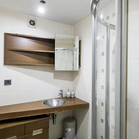 Lägenhet Lovely Studio W/small Yard In Cihangir *